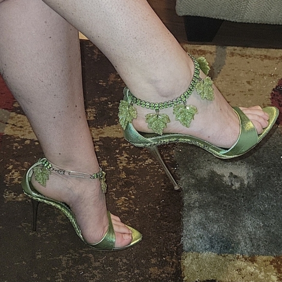 Sacco Shoes - SOLD Sacco Real Italian Leather Green Metallic Snakeskin Rhinestone Sandals